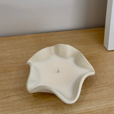 Make a wave candle using our candle kit